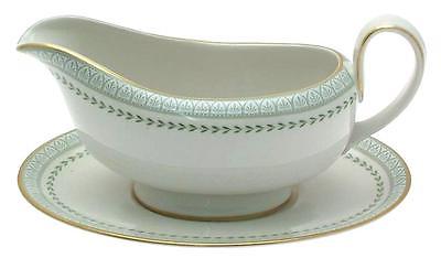 The Review Wire: Thanksgiving Must Haves -Gravy Boat