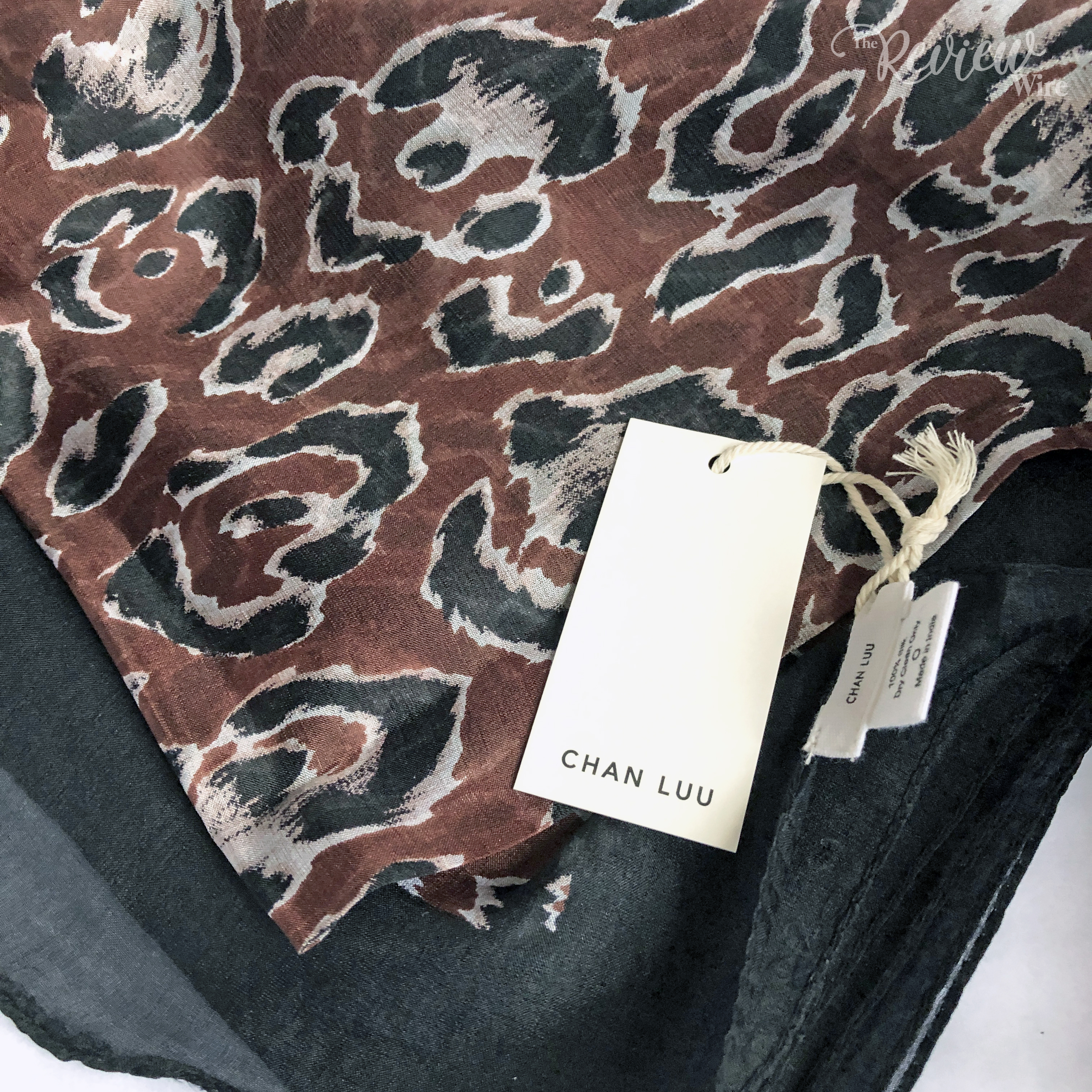 The Review Wire: Spring 2019 Rachel Zoe’s Box of Style Video Unboxing - Chan Luu Silk Scarf