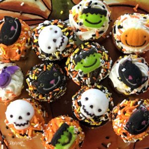 The Review Wire - Bake Me A Wish! Mini Halloween Cupcakes