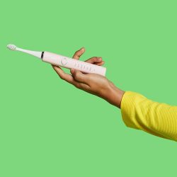 The Review Wire 2019 Holiday Gift Guide: Brüush Electric Toothbrush