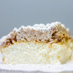 The Review Wire 2019 Holiday Gift Guide: Clarkson Classic Crumb Cake