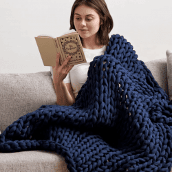 The Review Wire Holiday Gift Guide 2020: Bearaby Cotton Napper Weighted Blanket