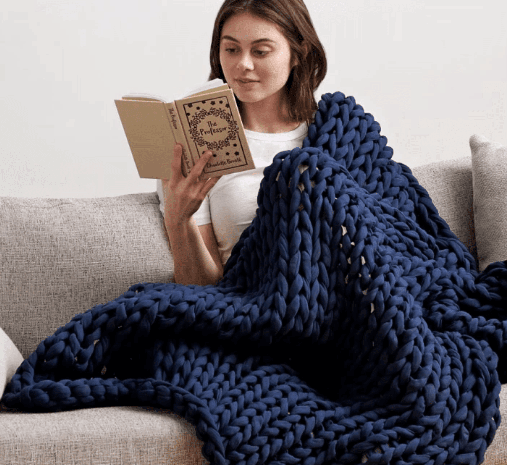 The Review Wire Holiday Gift Guide 2020: Bearaby Cotton Napper Weighted Blanket