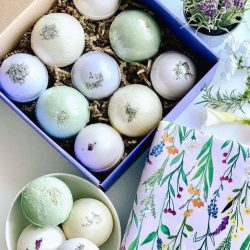 The Review Wire Summer Beauty Guide: Aromatherapy Bath Bomb Gift Set