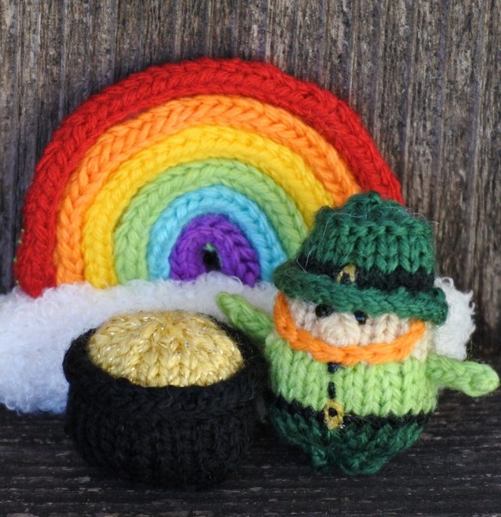 Teeny-Tiny-Knitted-Leprechaun